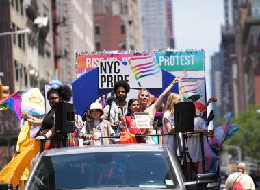 New York Gurur Yürüyüşü 2025 'in gururu. 29 Haziran 2025. New York, ABD: New York şehri bugün binlerce insanın yıllık lgbtq + kimliğini kutlamak ve eşitlik talep etmek için toplanmasıyla canlandı (Jorge Estrellado / the enews2)