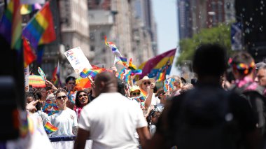 New York Gurur Yürüyüşü 2025 'in gururu. 29 Haziran 2025. New York, ABD: New York şehri bugün binlerce insanın yıllık lgbtq + kimliğini kutlamak ve eşitlik talep etmek için toplanmasıyla canlandı (Jorge Estrellado / the enews2)