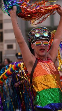 New York Gurur Yürüyüşü 2025 'in gururu. 29 Haziran 2025. New York, ABD: New York şehri bugün binlerce insanın yıllık lgbtq + kimliğini kutlamak ve eşitlik talep etmek için toplanmasıyla canlandı (Jorge Estrellado / the enews2)