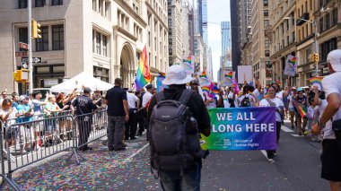New York Gurur Yürüyüşü 2025 'in gururu. 29 Haziran 2025. New York, ABD: New York şehri bugün binlerce insanın yıllık lgbtq + kimliğini kutlamak ve eşitlik talep etmek için toplanmasıyla canlandı (Jorge Estrellado / the enews2)