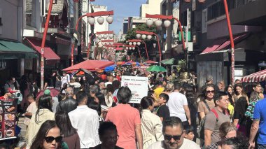 Sao Paulo (SP), Brezilya 06 / 29 / 2025 - Sao Paulo 'daki Praca da Liberdade' de, gastronomi ve geziler için turistleri ve yerlileri bir araya getiren geleneksel bir Japon mahallesi (oslaim brito / theenews2)