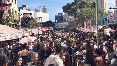 Sao Paulo (SP), Brezilya 06 / 29 / 2025 - Sao Paulo 'daki Praca da Liberdade' de, gastronomi ve geziler için turistleri ve yerlileri bir araya getiren geleneksel bir Japon mahallesi (oslaim brito / theenews2)