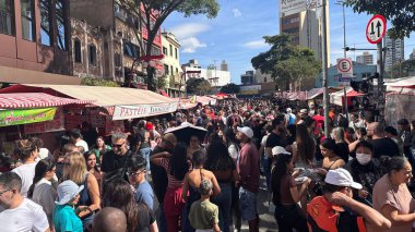 Sao Paulo (SP), Brezilya 06 / 29 / 2025 - Sao Paulo 'daki Praca da Liberdade' de, gastronomi ve geziler için turistleri ve yerlileri bir araya getiren geleneksel bir Japon mahallesi (oslaim brito / theenews2)