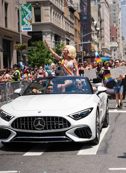 New York Gurur Yürüyüşü 2025 'in gururu. 29 Haziran 2025. New York, ABD: New York şehri bugün binlerce insanın yıllık lgbtq + kimliğini kutlamak ve eşitlik talep etmek için toplanmasıyla canlandı (Jorge Estrellado / the enews2)