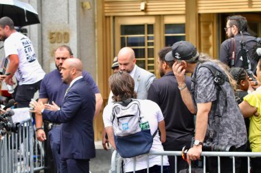 Sean Diddy Combs şantaj komplosundan suçsuz bulundu. 2 Temmuz 2025, New York, ABD: 5 suçlamanın 2 'sinde suçlu bulunan Sean Diddy Combs' un davası sırasında kalabalığın ve medyanın kesiti (niyi fote / theenews2)