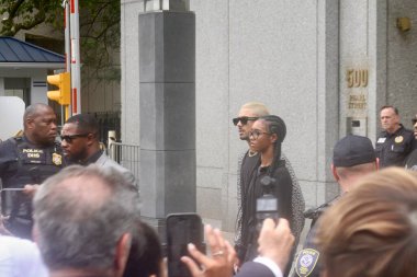 Sean Diddy Combs şantaj komplosundan suçsuz bulundu. 2 Temmuz 2025, New York, ABD: Quincy tarak bir çocuk Sean Diddy Combs 'un duruşması sırasında saraydan ayrılırken görüldü (niyi fote / thews2)