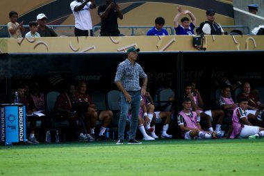 Fluminense x Chelsea - Yarı finaller: FIFA Dünya Kulüpler Kupası 2025. 8 Temmuz 2025, New Jersey, ABD: Fluminense koçu Renato Gaucho, Fluminense ve Chelsea arasında oynanan bir futbol maçı sırasında, Dünya Kupası yarı finalleri için geçerlidir (niyi fote / theenews2)