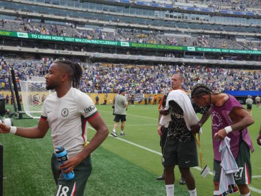 Chelsea, Fifa Dünya Kupası 2025 yarı finallerinde fluminense 'i yendi. 8 Temmuz 2025, New Jersey, ABD: Chelsea oyuncuları futbol maçından sonra taraftarlarıyla fluminense 'e karşı zaferlerini kutluyorlar (niyi fote / thews2)