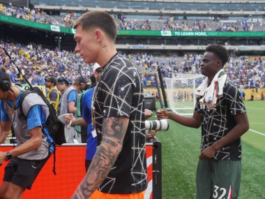 Chelsea, Fifa Dünya Kupası 2025 yarı finallerinde fluminense 'i yendi. 8 Temmuz 2025, New Jersey, ABD: Chelsea oyuncuları futbol maçından sonra taraftarlarıyla fluminense 'e karşı zaferlerini kutluyorlar (niyi fote / thews2)