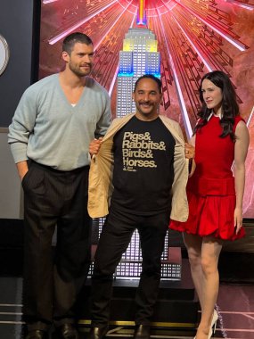 Süpermen yıldızları Empire State binasını en iyi arkadaş hayvan topluluğuyla aydınlattı. 9 Temmuz 2025, New York, ABD: Süpermen yıldızları David Corenswet ve Rachel Brosnahan, Marc Peralta ile ortaklaşa Empire State binasını aydınlattılar.)