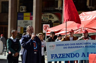 Porto Alegre (SC), 10 Temmuz 2025 Protesto / Şehirler / Ekonomi A gösterisi sendikalar, siyasi partiler ve öğrenci birliği tarafından Perşembe günü öğleden sonra gerçekleştirildi..