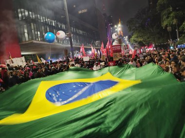 Sao Paulo (SP), Brezilya 7 / 10 / 2025 - Protestocular Brezilya 'nın egemenliği ve milyarderlerin, bankaların ve bahislerin vergilendirilmesi ve Donald Trump (leandro chemalle / theenews2)