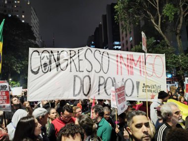 Sao Paulo (SP), Brezilya 7 / 10 / 2025 - Protestocular Brezilya 'nın egemenliği ve milyarderlerin, bankaların ve bahislerin vergilendirilmesi ve Donald Trump (leandro chemalle / theenews2)