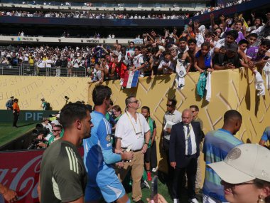 Yarı finaller sırasında ve sonrasında gerçek Madrid oyuncularının ruh hali psg-fifa dünya kupasına karşı. 9 Temmuz 2025, New Jersey, ABD: ilk yarının ardından ve futbol maçının sonunda gerçek Madrid oyuncularının ruh hali (niyi fote / thews2)