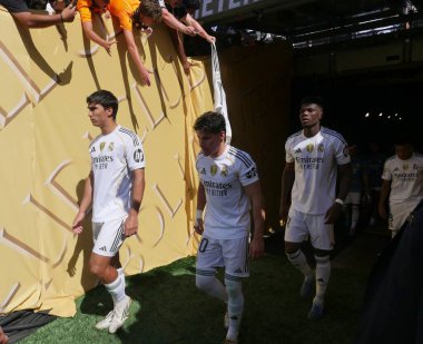 Yarı finaller sırasında ve sonrasında gerçek Madrid oyuncularının ruh hali psg-fifa dünya kupasına karşı. 9 Temmuz 2025, New Jersey, ABD: ilk yarının ardından ve futbol maçının sonunda gerçek Madrid oyuncularının ruh hali (niyi fote / thews2)