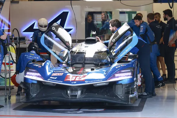 Sao Paulo (SP), Brezilya 7 / 10 / 2025 Movement in the Rolex 6 Hours of Sao Paulo pit, in the Fifth of the FIA WEC (Dünya Dayanıklılık Şampiyonası), which 's taken at the Jose Carlos Pace racetrack (leco viana / thenews2)