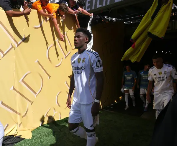 Yarı finaller sırasında ve sonrasında gerçek Madrid oyuncularının ruh hali psg-fifa dünya kupasına karşı. 9 Temmuz 2025, New Jersey, ABD: ilk yarının ardından ve futbol maçının sonunda gerçek Madrid oyuncularının ruh hali (niyi fote / thews2)