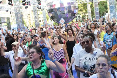 Caique vidal & batuque, New York 'taki Brezilya haftası için yazın canlı performans sergiliyor. 17 Temmuz 2025, New York, ABD (niyi fote / theenews2)