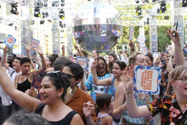 Caique vidal & batuque, New York 'taki Brezilya haftası için yazın canlı performans sergiliyor. 17 Temmuz 2025, New York, ABD (niyi fote / theenews2)