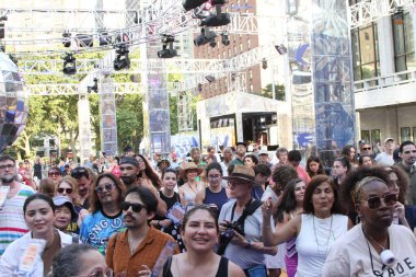 Caique vidal & batuque, New York 'taki Brezilya haftası için yazın canlı performans sergiliyor. 17 Temmuz 2025, New York, ABD (niyi fote / theenews2)