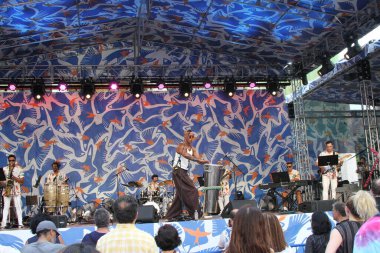 Caique vidal & batuque, New York 'taki Brezilya haftası için yazın canlı performans sergiliyor. 17 Temmuz 2025, New York, ABD (niyi fote / theenews2)