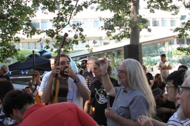 Roda de choro ve bölgesel samauma performansları. Yazın Brezilya haftası için. 18 Temmuz 2025, New York, ABD: New York merkezli Brezilya korosu ve samba, Brezilya 'nın seslerinin kutlanması için bölgesel samauma topluluğunu oluşturur (niyi fote / thews2)