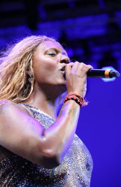 Yazın Brezilya 'daki hafta sonu için daha iyi perdeler var. 19 Temmuz 2025, New York, ABD doğumlu cesur ve çığır açan süperstar şarkıcı-söz yazarı São Paulo. 