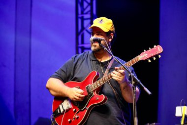 Tulipa Ruiz, Cidade Brasil Yaz Haftası 'nda sahne alıyor. 18 Temmuz 2025, New York, ABD: Tulipa Ruiz, Brezilyalı şarkıcı ve söz yazarı, güçlü sesi ve etkileyici sözleriyle tanınır. (niyi fote / the new ws2)