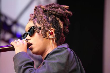 Melly, Cidade Brasil Yaz Haftası 'nda sahne alıyor. 18 Temmuz 2025, New York, ABD: Melly şarkı söylemeye altı yaşında başladı ve henüz 23 yaşındayken Amerikan R & B 'sini kökleriyle harmanlayarak Brezilya müziğinde lider bir ses olarak ortaya çıktı. (niyi fote / the new ws2)