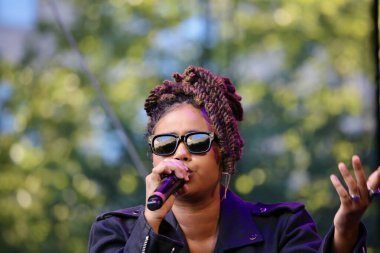 Melly, Cidade Brasil Yaz Haftası 'nda sahne alıyor. 18 Temmuz 2025, New York, ABD: Melly şarkı söylemeye altı yaşında başladı ve henüz 23 yaşındayken Amerikan R & B 'sini kökleriyle harmanlayarak Brezilya müziğinde lider bir ses olarak ortaya çıktı. (niyi fote / the new ws2)