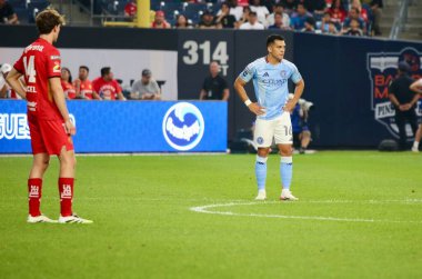 5 Ağustos 2025, New York, ABD: Nickfc 'li Alonzo Martinez, futbol maçında ABD' li nycfc ile Meksika 'lı toluca f.c (niyi fote / thenews2) arasındaki golü attı ve takım arkadaşlarıyla kutladı.)