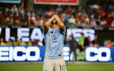 Lig Kupası 2025: NYFC ve sınır dışı edilen toluca f.c. 5 Ağustos 2025, New York, ABD 'li Nickfc ile Meksika' lı Nemportivo toluca f.c arasındaki futbol maçı sırasında Yankee Stadyumu 'ndaki 2025 numaralı lig kupasında ABD' li Moralez. (niyi fote / the new ws2)