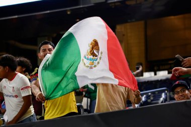 5 Ağustos 2025, New York, ABD: toluca oyuncuları ABD Nemportivo toluca f.c ile Meksika 'nın lig kupası (niyi fote / theenews2) arasındaki futbol maçı sonrasında hayranlarına teşekkür etti ve zaferlerini kutladı.)