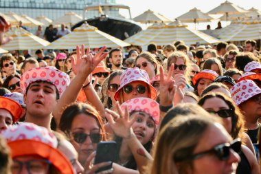 Z100New York yaz partisi '25. 7 Ağustos 2025, New York, ABD: Iheart Media sırasındaki hayranlar New York 'un 25 yazlık partisi (niyi fote / thews2)