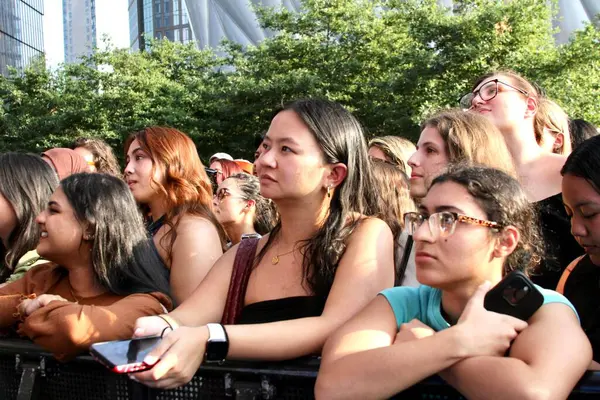 Z100New York yaz partisi '25. 7 Ağustos 2025, New York, ABD: Iheart Media sırasındaki hayranlar New York 'un 25 yazlık partisi (niyi fote / thews2)