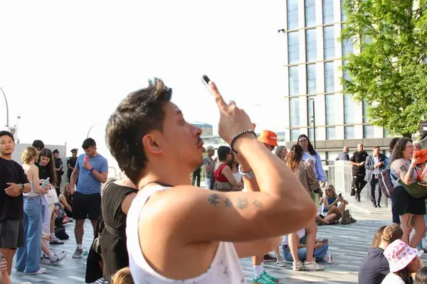 Z100New York yaz partisi '25. 7 Ağustos 2025, New York, ABD: Iheart Media sırasındaki hayranlar New York 'un 25 yazlık partisi (niyi fote / thews2)