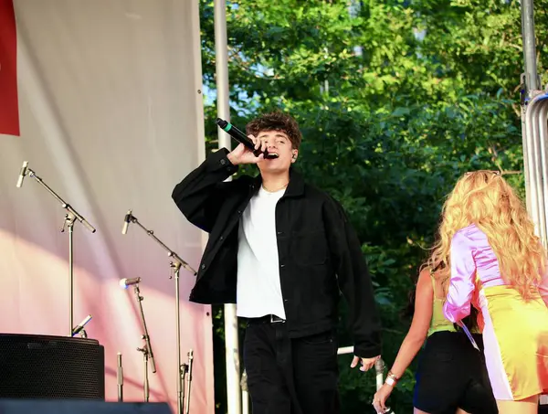 Z100New York yaz partisi '25. 7 Ağustos 2025, New York, ABD: dom innarella during iheart media New York 's summer bash' 25 (niyi fote / the enews2)