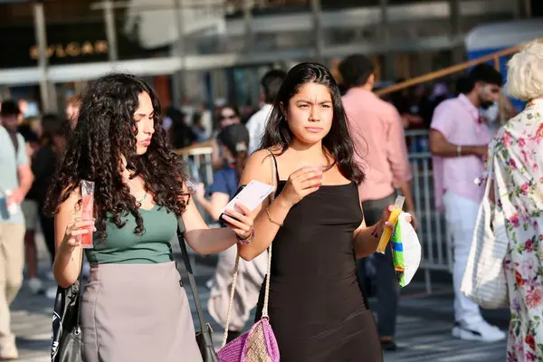 Z100New York yaz partisi '25. 7 Ağustos 2025, New York, ABD: Iheart Media sırasındaki hayranlar New York 'un 25 yazlık partisi (niyi fote / thews2)