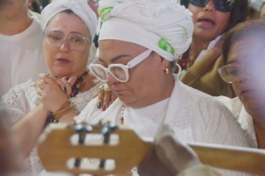 Rio de Janeiro, Brezilya 09 / 08 / 2025 - Rio de Janeiro 'nun kuzeyindeki Imperio Serrano samba okulunda düzenlenen törende şarkıcı ve besteci Arlindo Cruz' un babi cruz karısı. (fausto maia / thenews2)