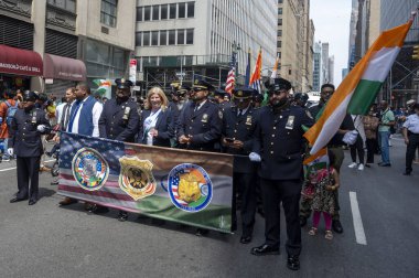 17 Ağustos 2025, New York, New York, ABD New York Emniyet Müdürlüğü (NYPD) komiseri Jessica Tisch 17 Ağustos 2025 'te Madison Bulvarı' ndaki 43. Hindistan Günü geçit törenine katıldı. (M10 'lar\ yeni 2ler))
