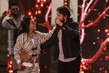 Sao Paulo (SP), Brezilya 08 / 19 / 2025 - Şarkıcı Gustavo Mioto, şarkıcı Yasmin Santos 'un özel konuklarıyla DVD kaydına katıldı. Proje Sezgisi Chela de Manias barında kaydedildi (leco viana / theenews2)