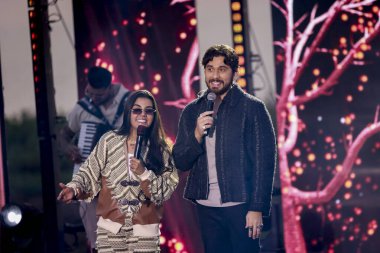 Sao Paulo (SP), Brezilya 08 / 19 / 2025 - Şarkıcı Gustavo Mioto, şarkıcı Yasmin Santos 'un özel konuklarıyla DVD kaydına katıldı. Proje Sezgisi Chela de Manias barında kaydedildi (leco viana / theenews2)