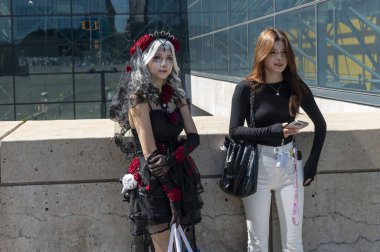 23 Ağustos 2025, New York, New York, ABD: New York 'ta 23 Ağustos 2025' te Jacob Javits Center 'ın önünde bir Cosplayer duruyor. (m10 'lar / yeniler 2) 