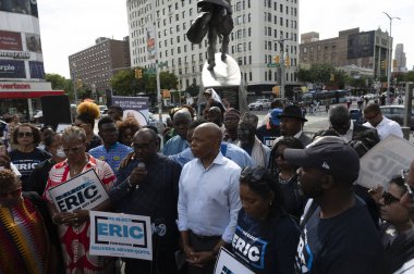 24 Ağustos 2025, New York, New York, New York, ABD Belediye Başkanı Adams, New York City Afrika Konseyi 'nden bir destek aldı. (M10 'lar\ yeni 2ler))       