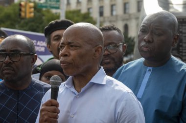 24 Ağustos 2025, New York, New York, New York, ABD Belediye Başkanı Adams, New York City Afrika Konseyi 'nden bir destek aldı. (M10 'lar\ yeni 2ler))       