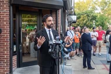 24 Ağustos 2025, New York, New York, ABD: Demokratik New York belediye başkanı adayı Zohran mamdani yaz hazine avının son durağında basına konuştu. (M10 'lar\ yeni 2ler)) 