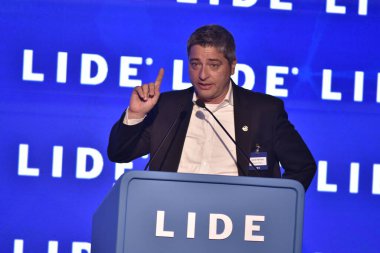 Rio de Janeiro (RJ), 22 Ağustos 2025 - Lide Forum sırasında Rio de Janeiro Senatörü Carlos Portinho. Panel 1 - Sürdürülebilirlik ve İklim Değişikliği - İklim Değişikliğine Uyum, Biyomlere Risk (saulo angelo / theenews2)