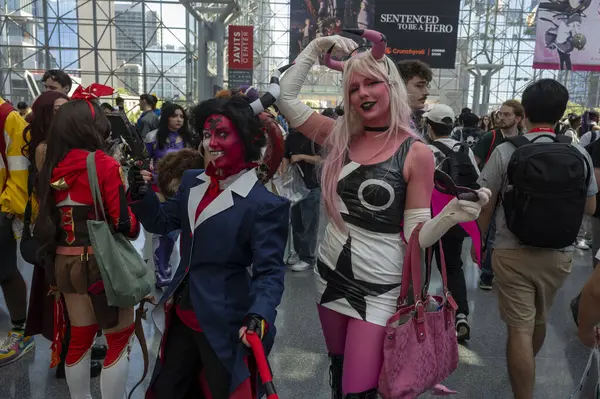 23 Ağustos 2025, New York, New York, ABD: Cosplayers poz 2025 anime nyc sırasında Jacob Javits Center 'da 23 Ağustos 2025, New York. (m10 'lar / yeniler 2) 