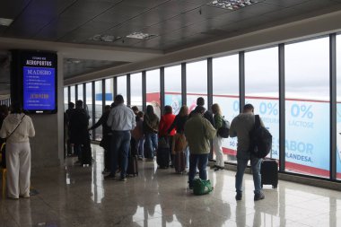 Curitiba (PR), Brezilya 08 / 27 / 2025 - Curitiba 'daki Afonso Pena Uluslararası Havalimanı' nda 27 Ağustos 2025 sabahı yolcu hareketi (Edson De Souza / Thenews2) 
