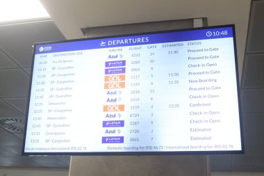 Curitiba (PR), Brezilya 08 / 27 / 2025 - Curitiba 'daki Afonso Pena Uluslararası Havalimanı' nda 27 Ağustos 2025 sabahı yolcu hareketi (Edson De Souza / Thenews2) 